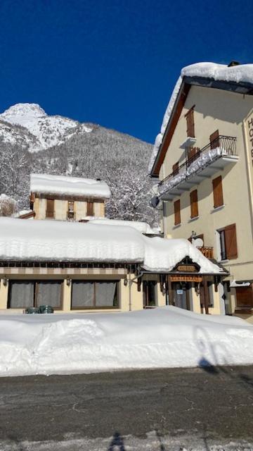 Hotel Restaurant De La Poste Saint-Colomban-des-Villards Bagian luar foto